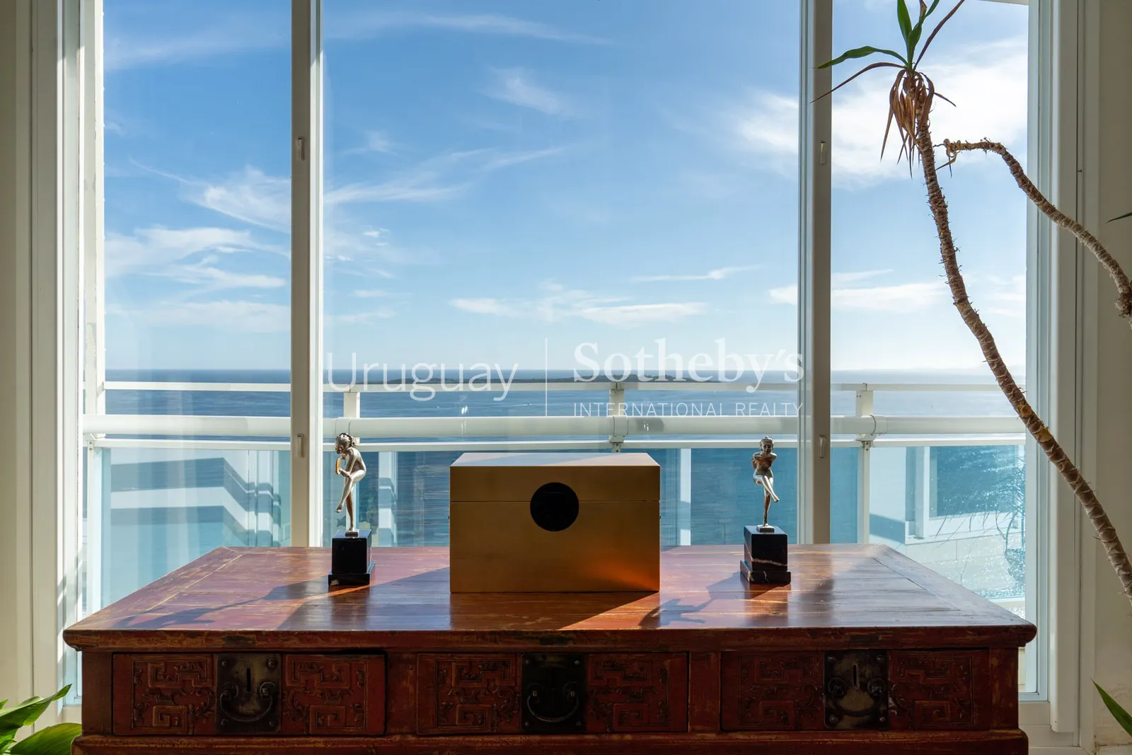 Penthouse de 4 dormitorios en alquiler en Playa Mansa – foto 4 de 38