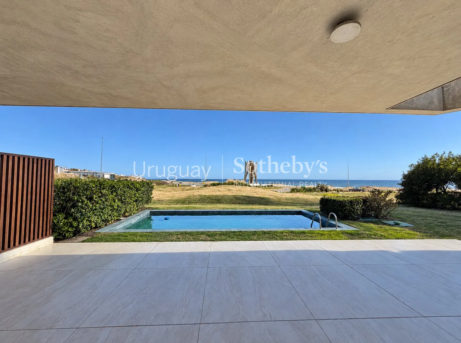 Unidad en Planta Baja con Piscina Privada