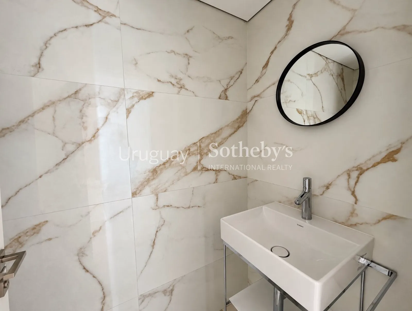 Unidad en Planta Baja con Piscina Privada