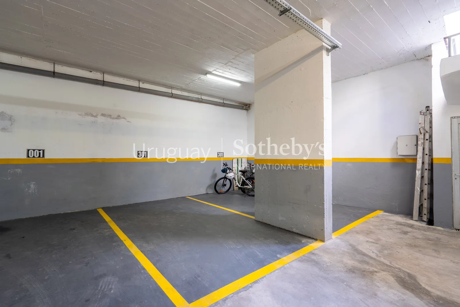 Dúplex con piscina privada y vistas al mar en Península
