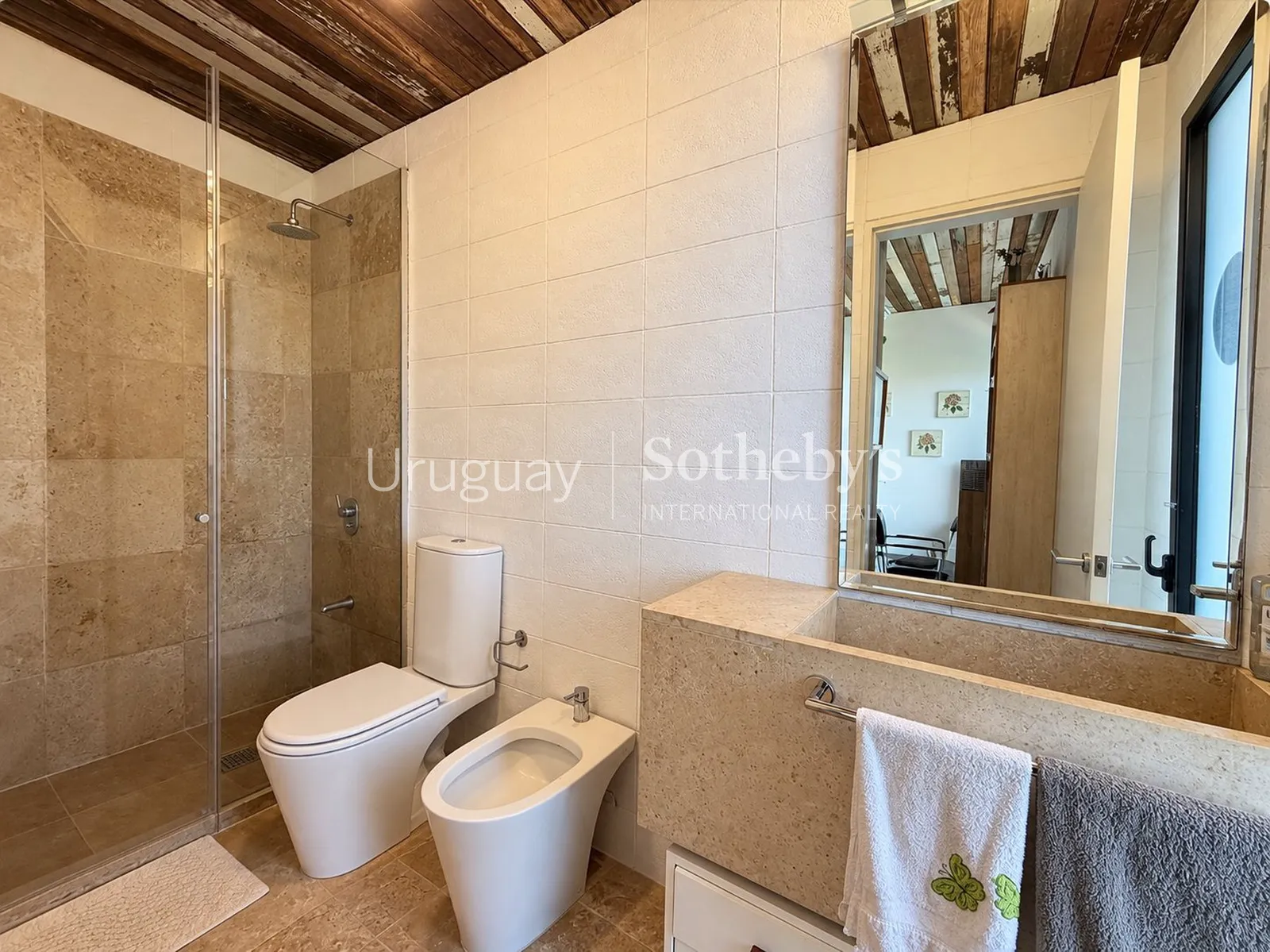 Splendid property in La Barra with sea view