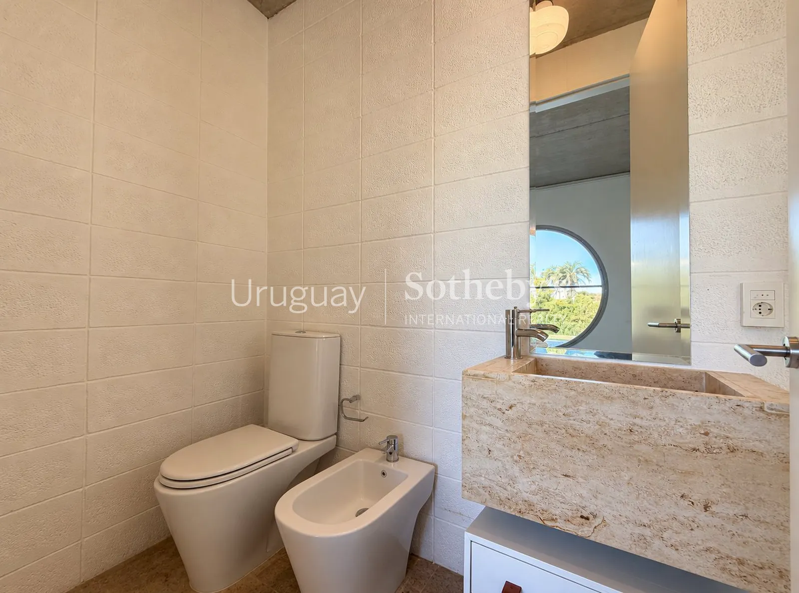 Splendid property in La Barra with sea view