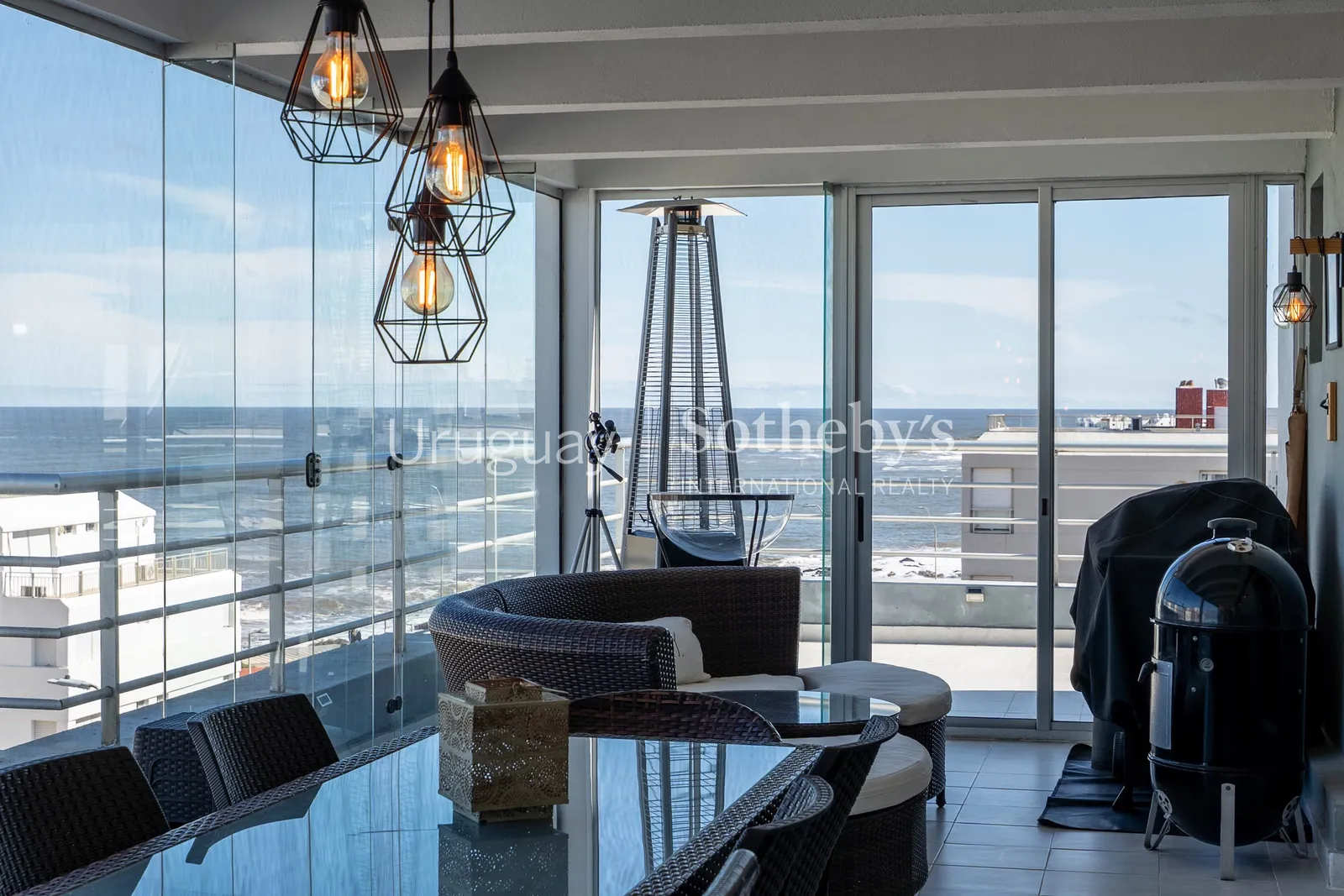 Dúplex con piscina privada y vistas al mar en Península