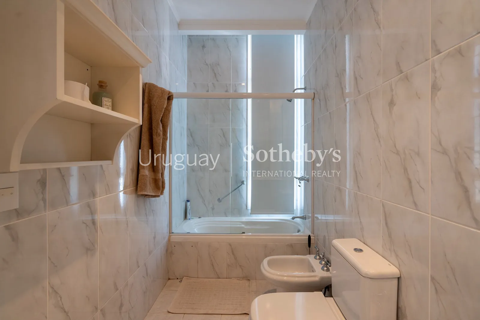 Penthouse de 4 dormitorios en alquiler en Playa Mansa – foto 29 de 38