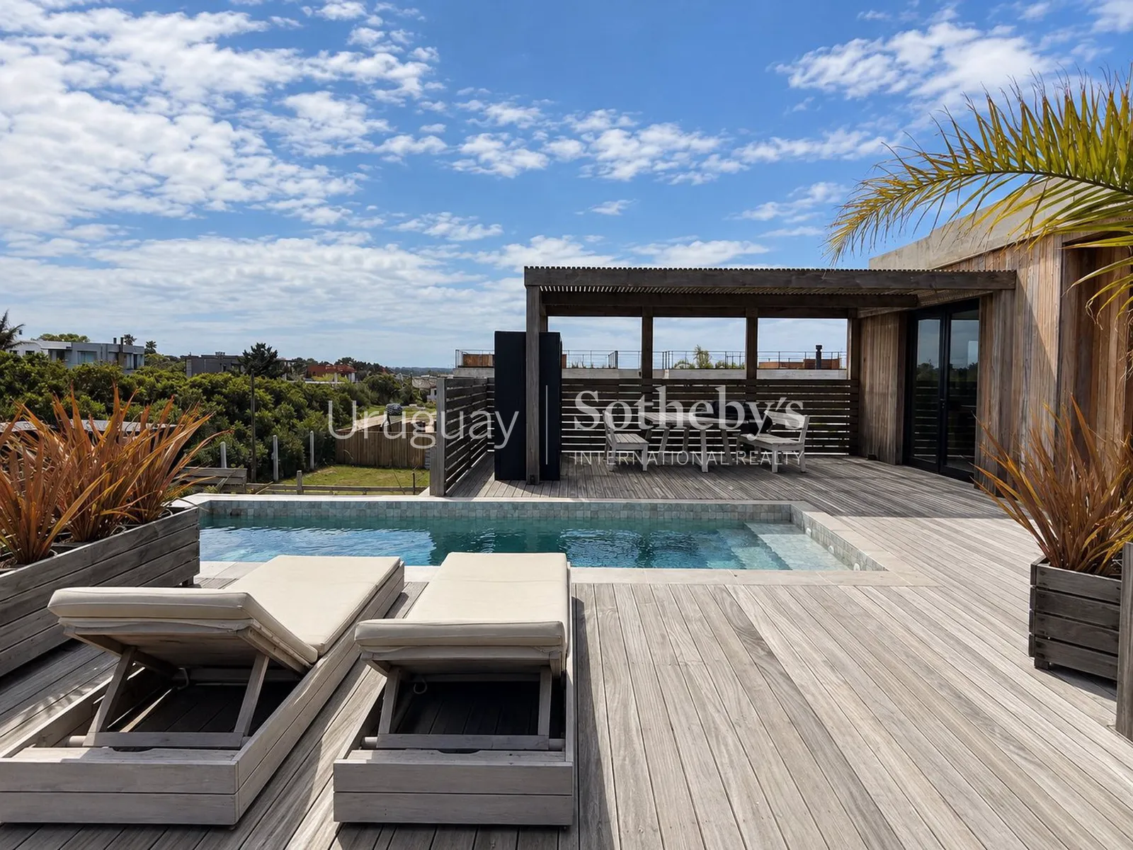 Exclusive designer residence with 180° ocean views – photo 15 of 22