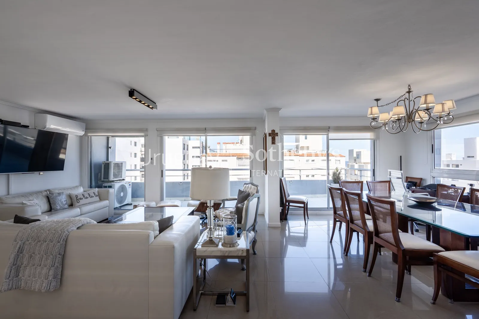 Dúplex con piscina privada y vistas al mar en Península