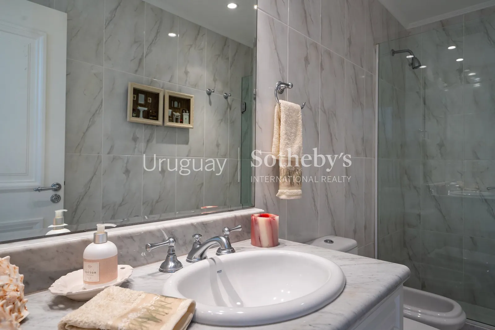 Penthouse de 4 dormitorios en alquiler en Playa Mansa – foto 25 de 38