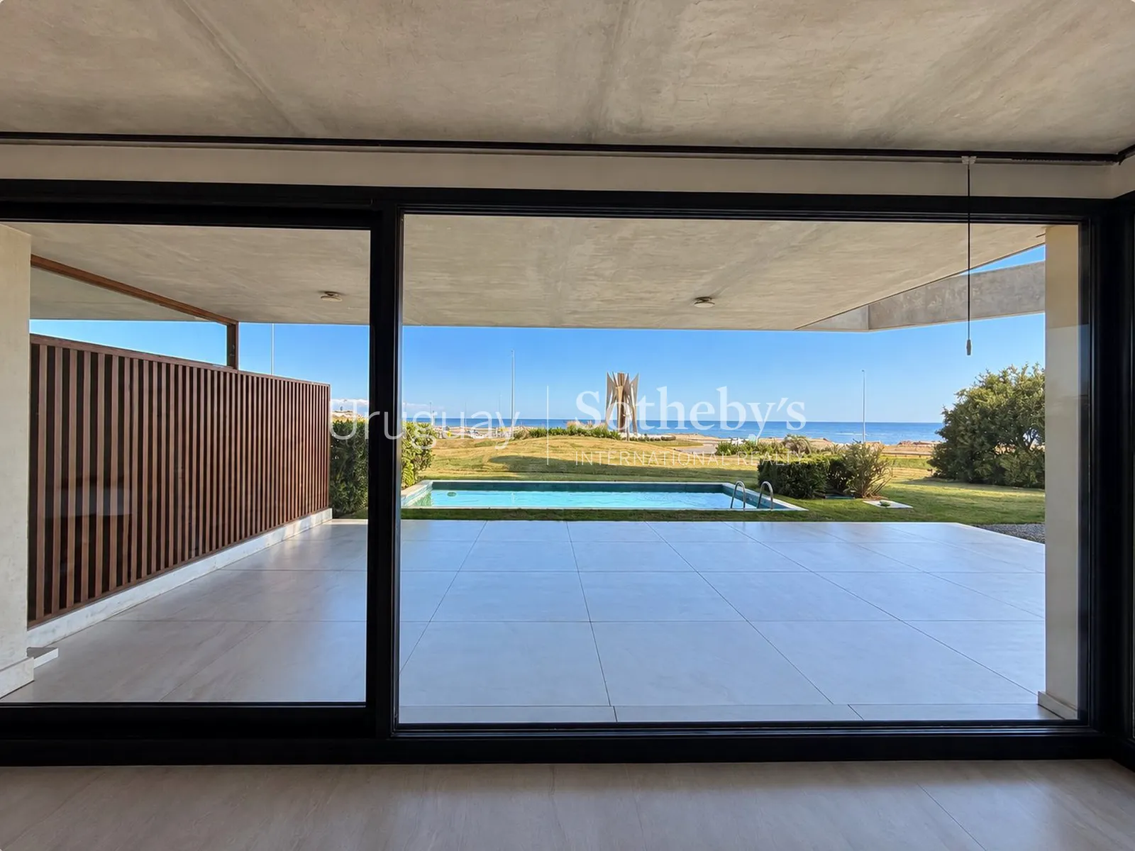 Unidad en Planta Baja con Piscina Privada