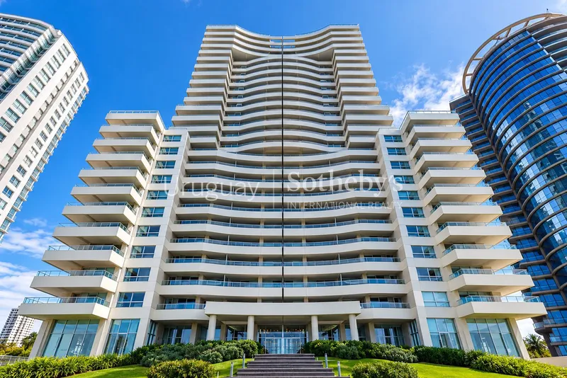 Exclusivo Apartamento Esquinero en Torre Lobos - Playa Brava