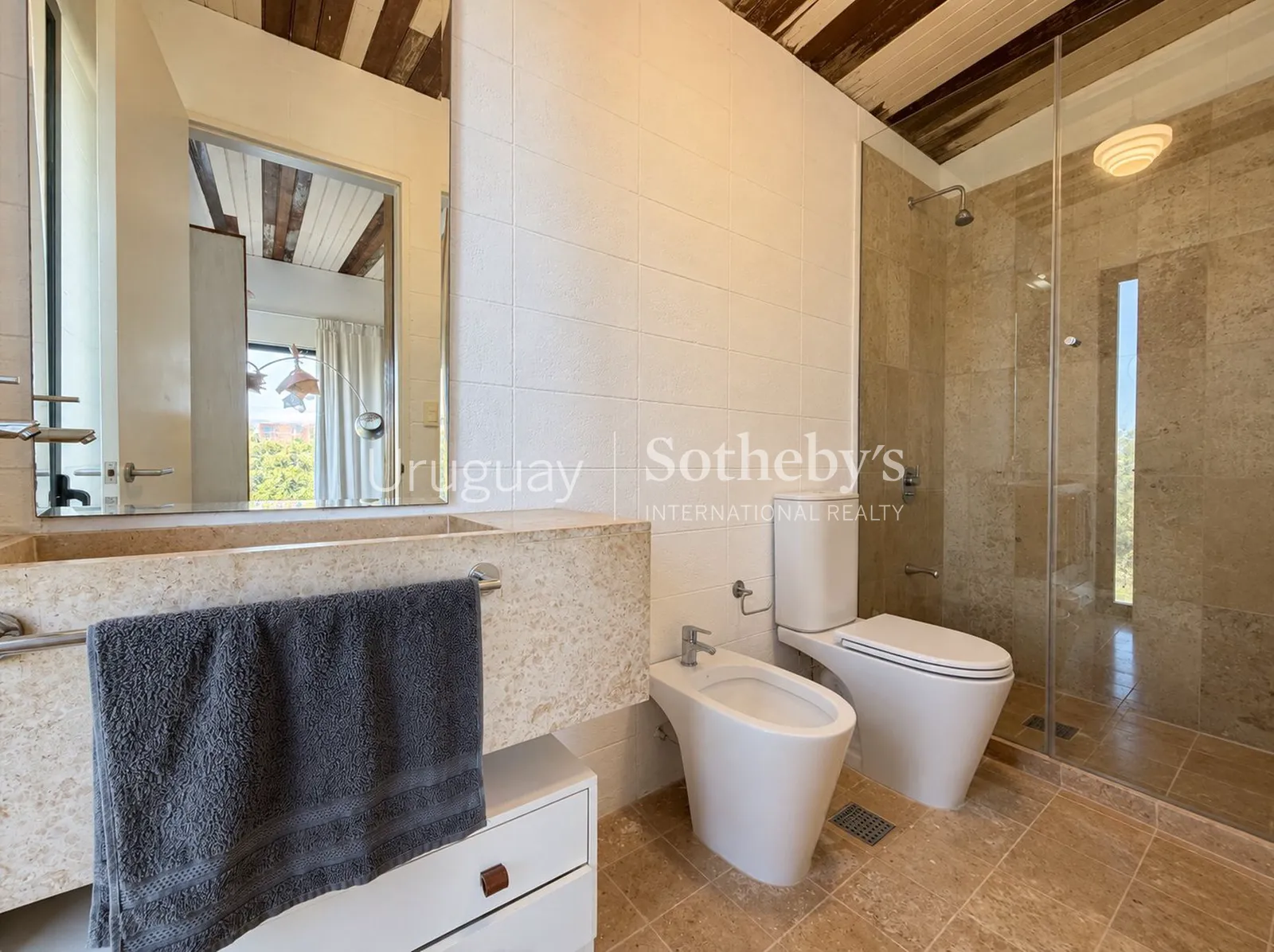 Splendid property in La Barra with sea view