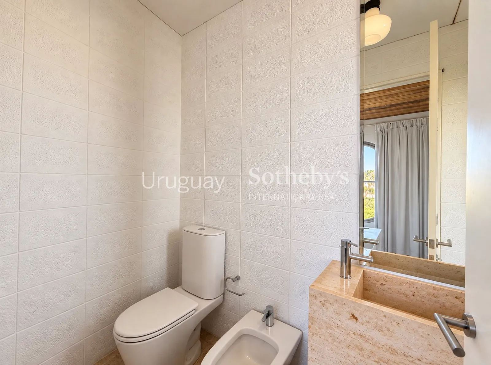 Splendid property in La Barra with sea view