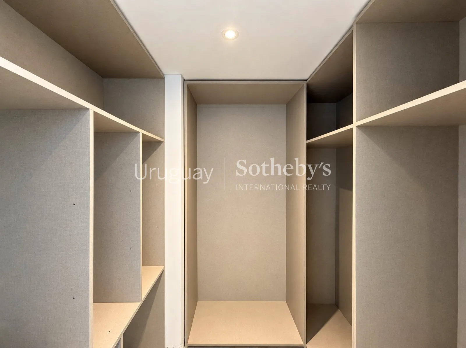 Unidad en Planta Baja con Piscina Privada