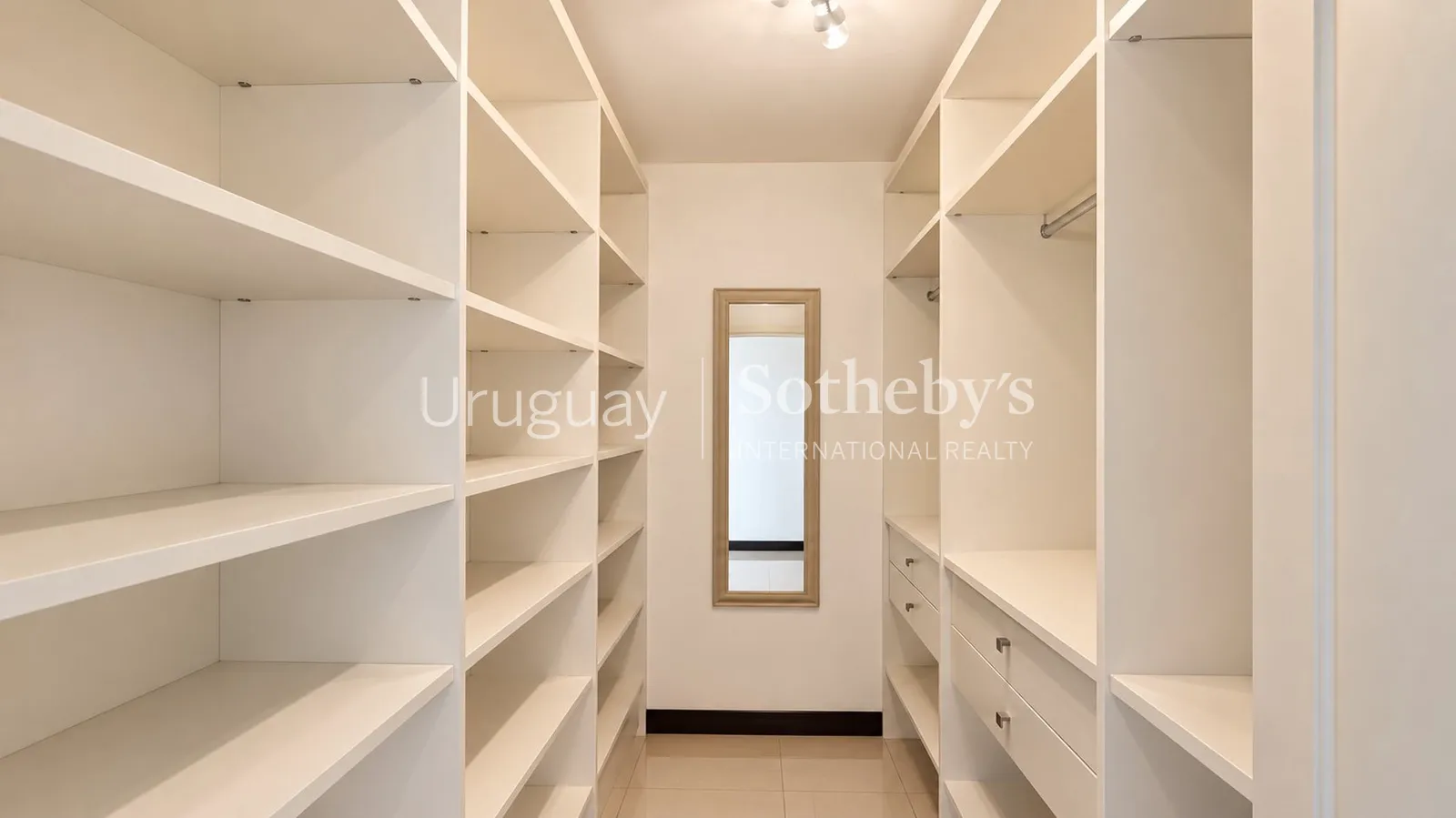 Exclusivo Apartamento Esquinero en Torre Lobos – foto 16 de 28