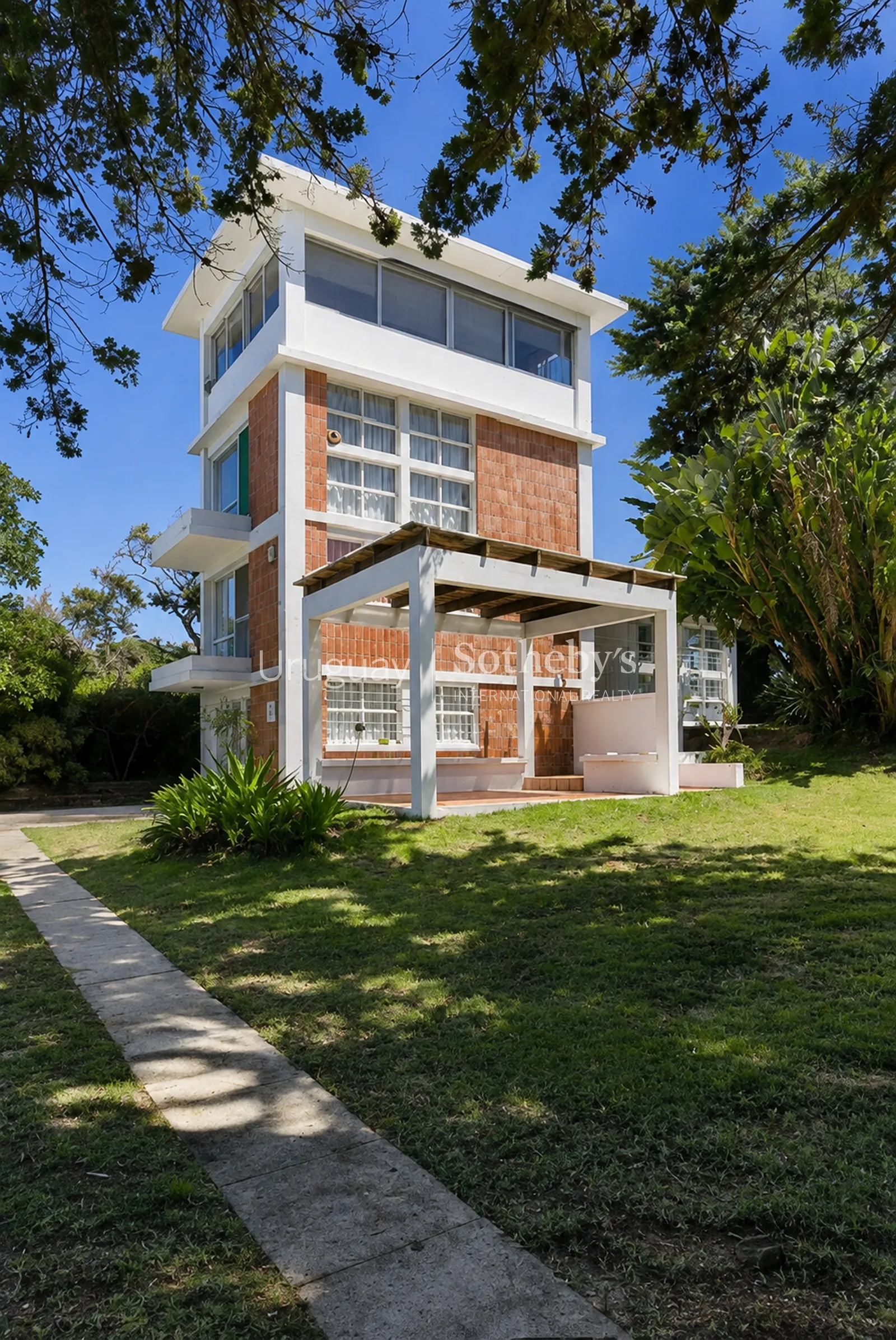 HERMOSA CASA EN VENTA EN ROCHA ANTONIOPOLIS