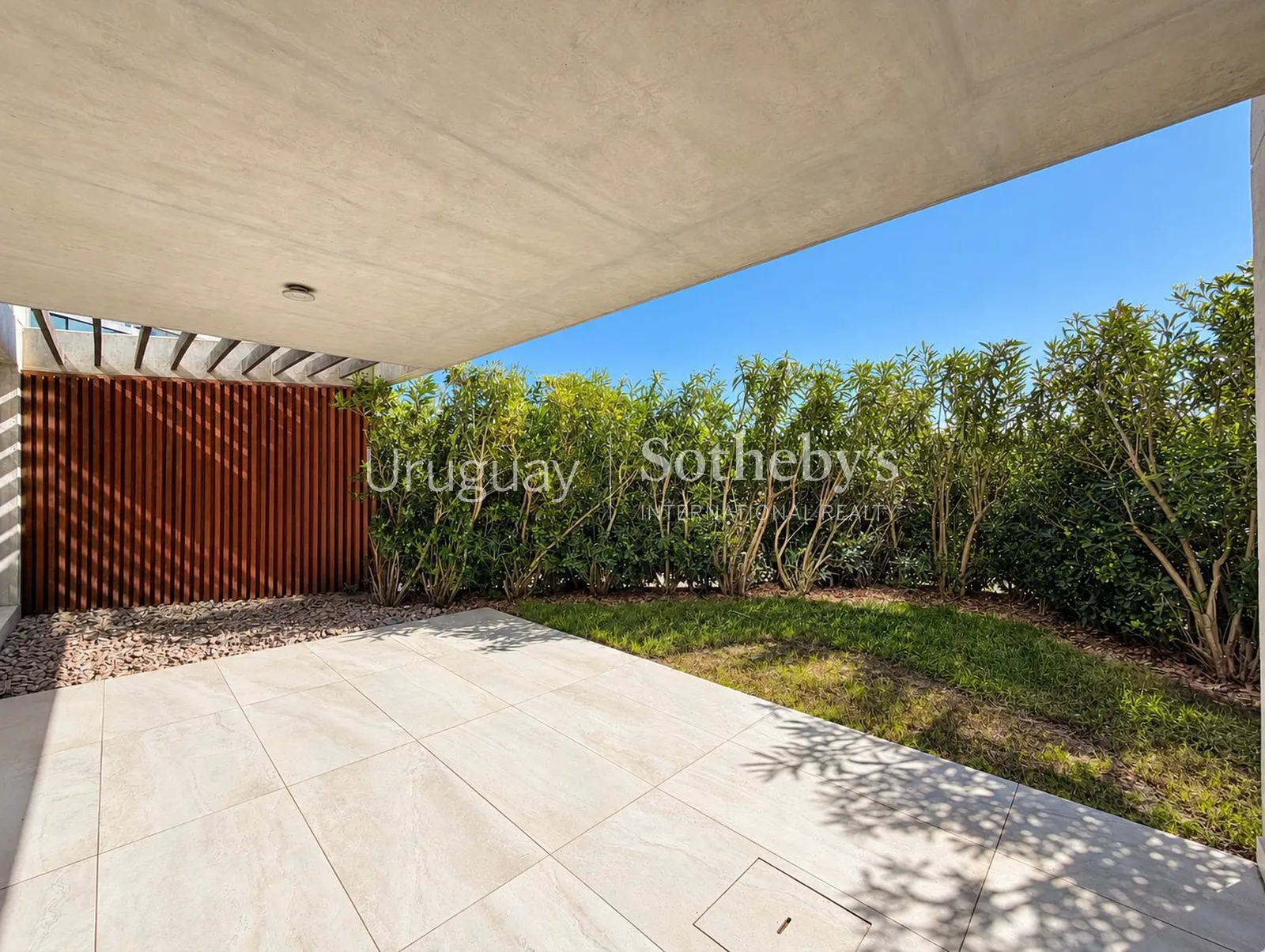 Unidad en Planta Baja con Piscina Privada
