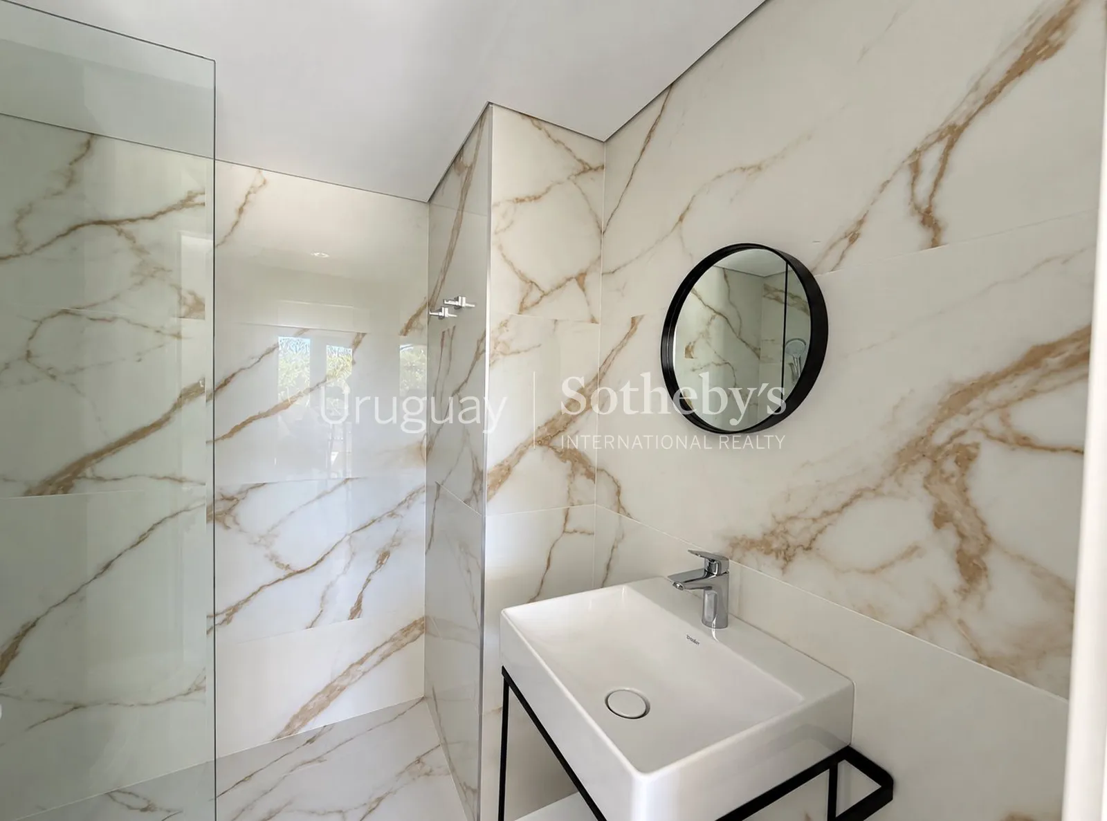 Unidad en Planta Baja con Piscina Privada
