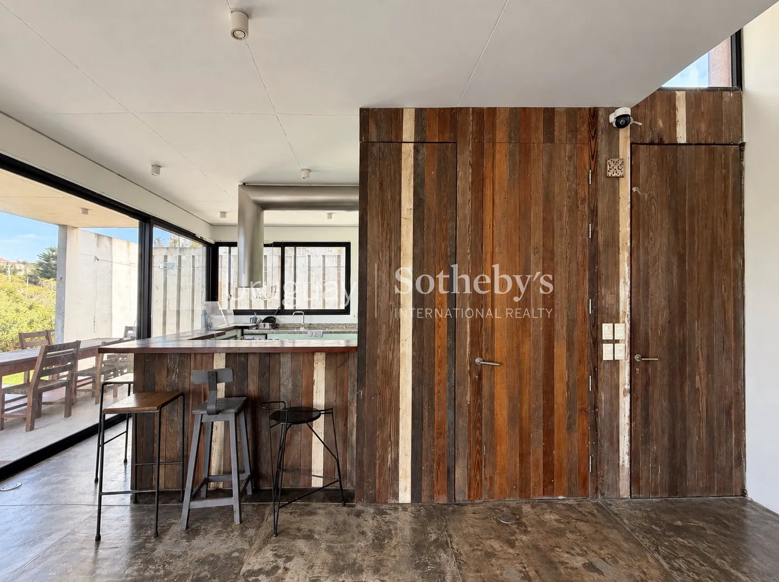Splendid property in La Barra with sea view