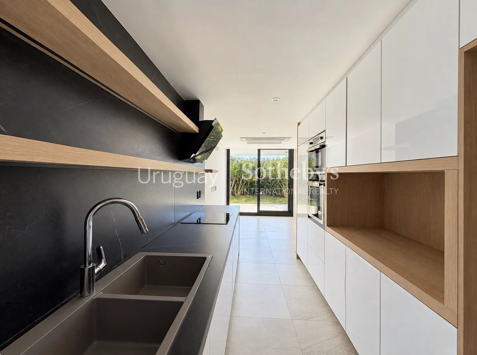 Unidad en Planta Baja con Piscina Privada