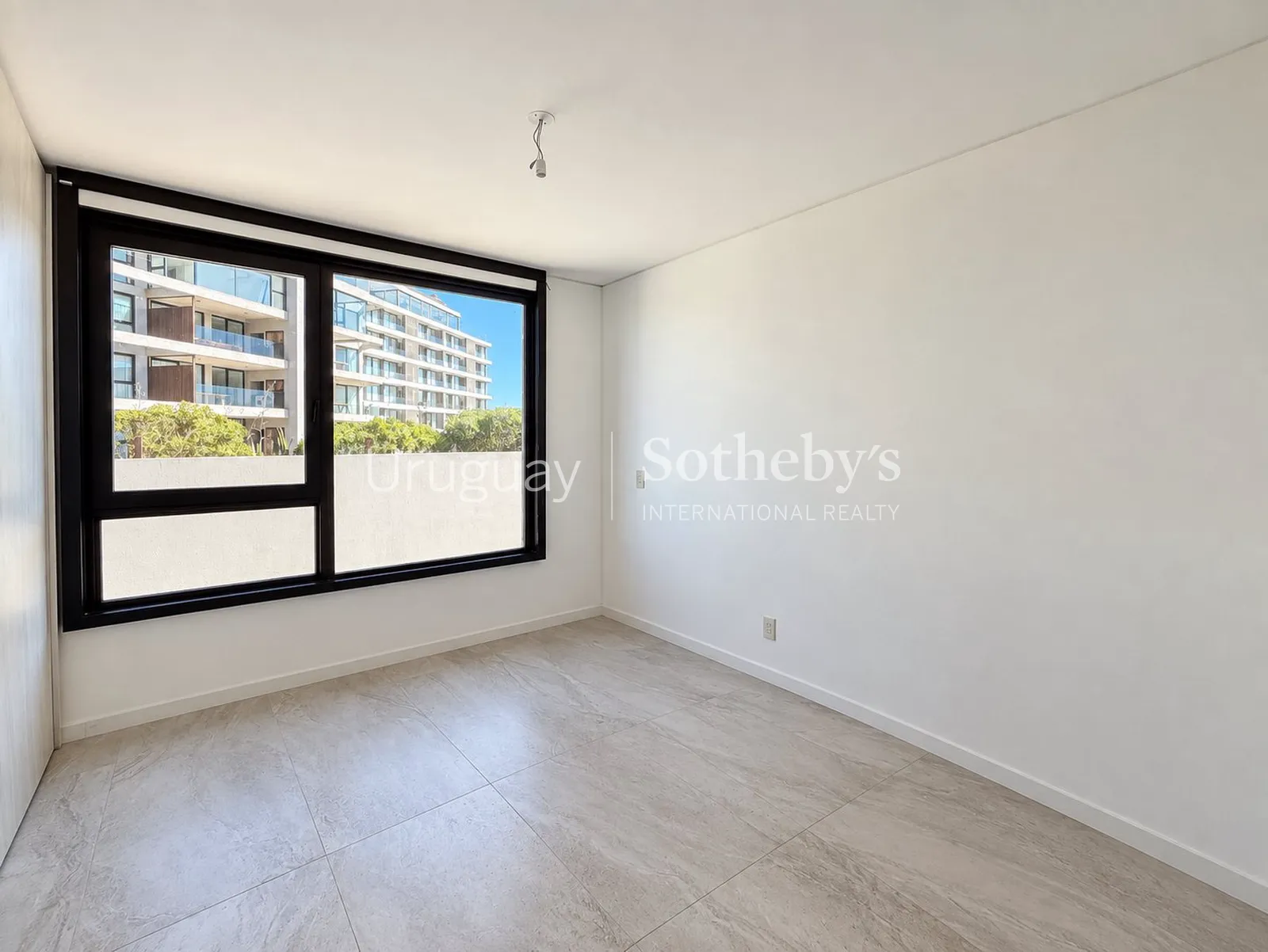 Unidad en Planta Baja con Piscina Privada