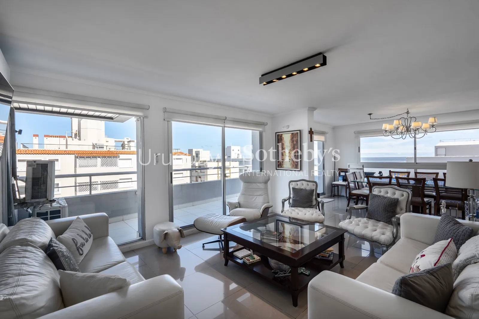 Dúplex con piscina privada y vistas al mar en Península