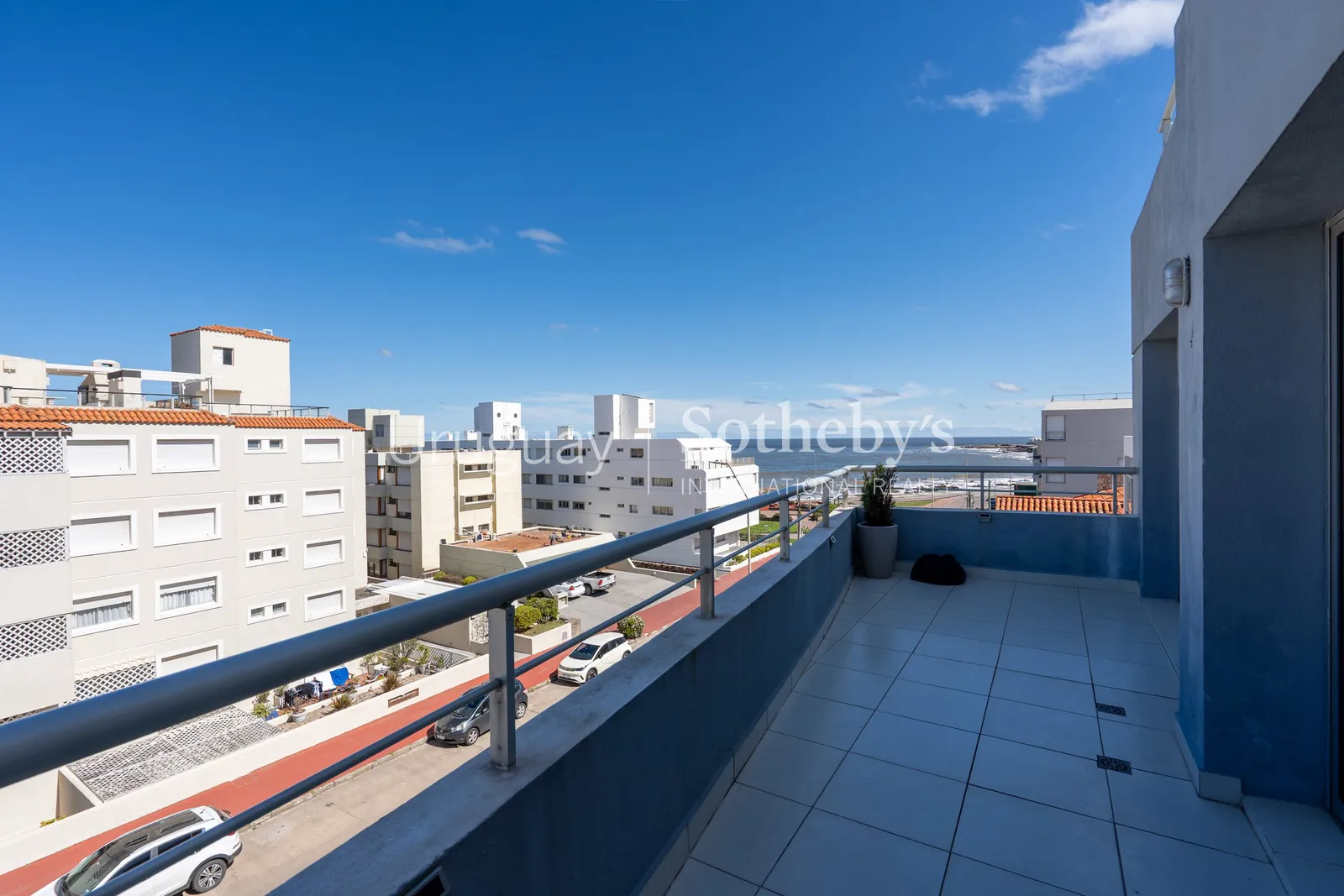 Dúplex con piscina privada y vistas al mar en Península