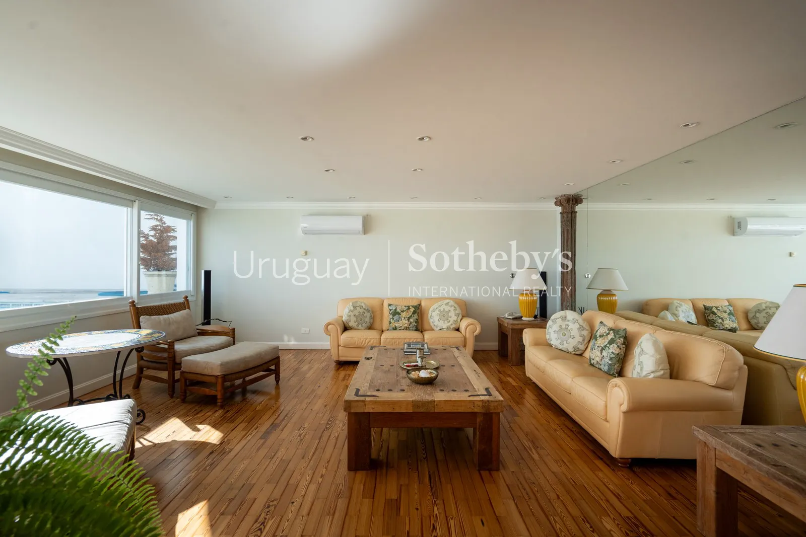 Penthouse de 4 dormitorios en alquiler en Playa Mansa – foto 21 de 38