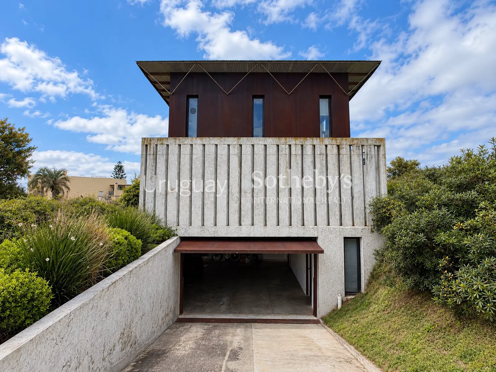 Splendid property in La Barra with sea view