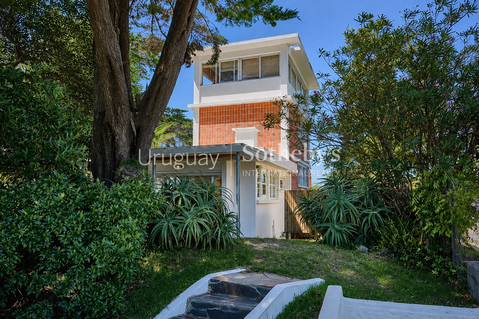 HERMOSA CASA EN VENTA EN ROCHA ANTONIOPOLIS