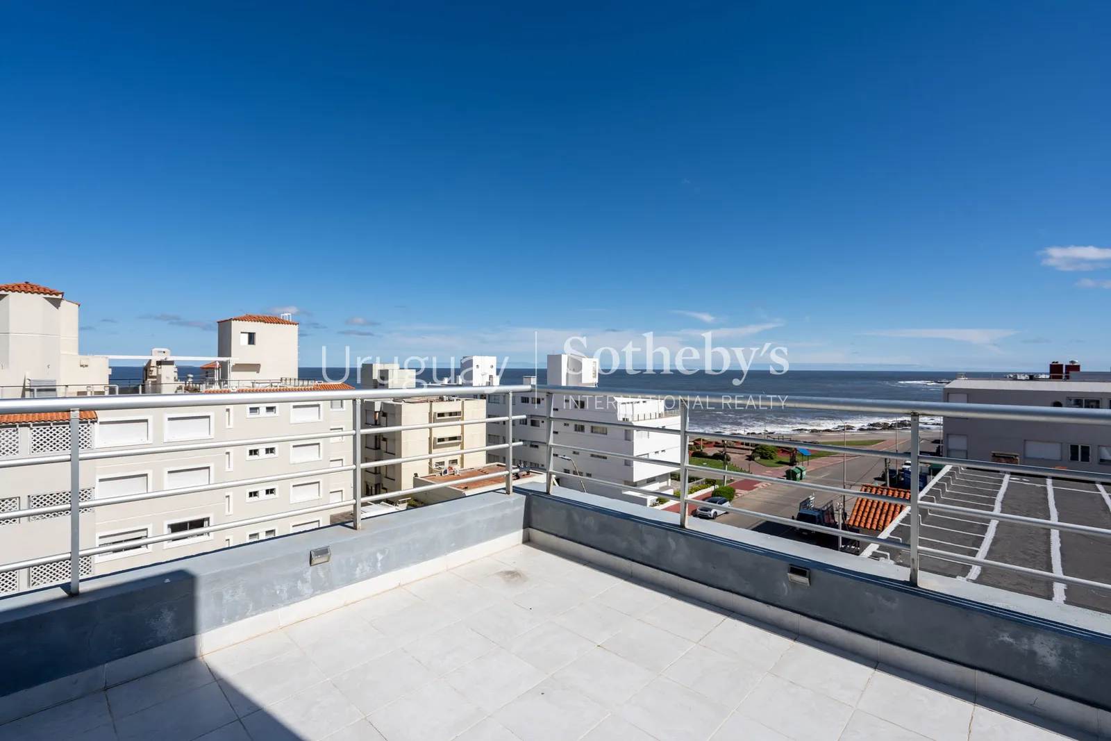 Dúplex con piscina privada y vistas al mar en Península