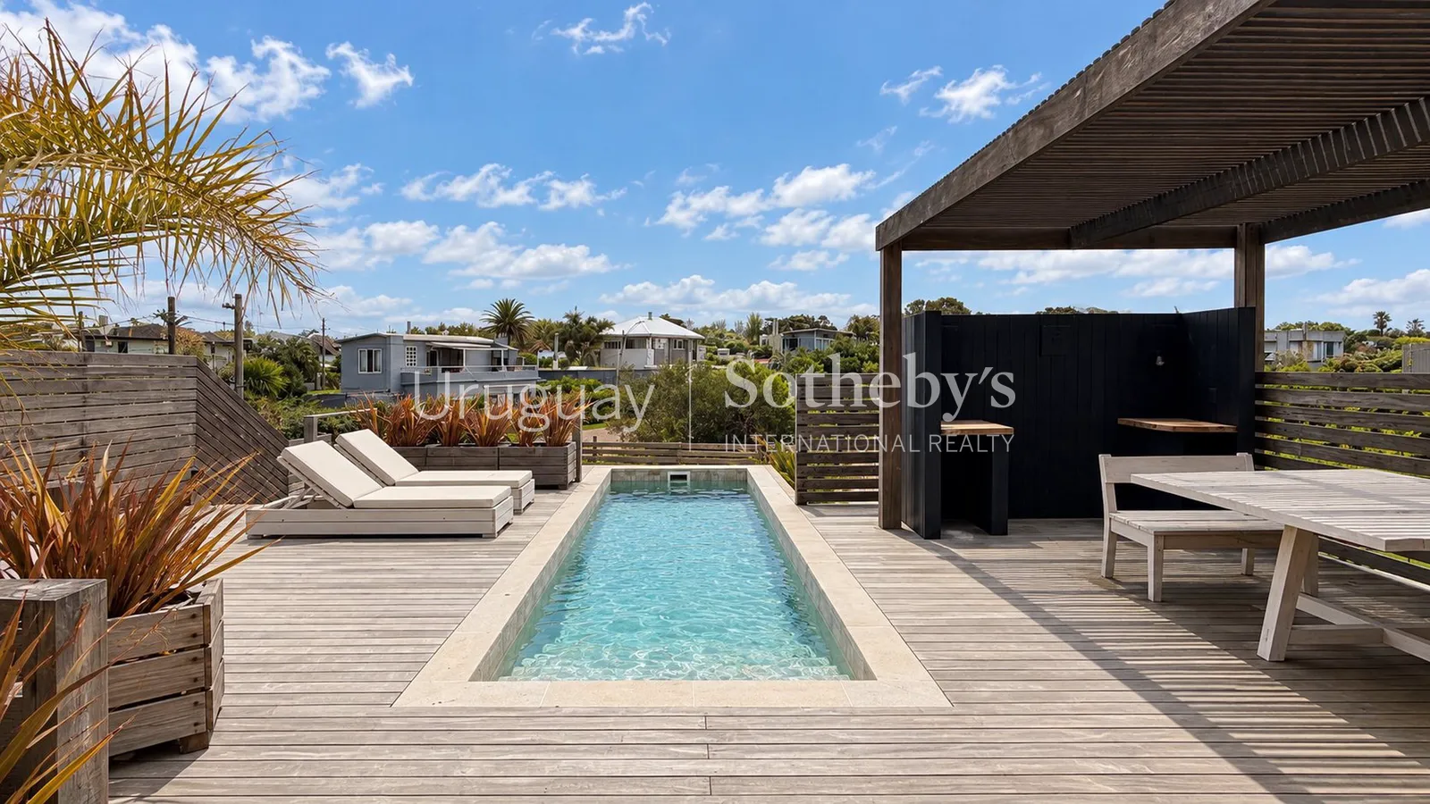 Exclusive designer residence with 180° ocean views – photo 14 of 22